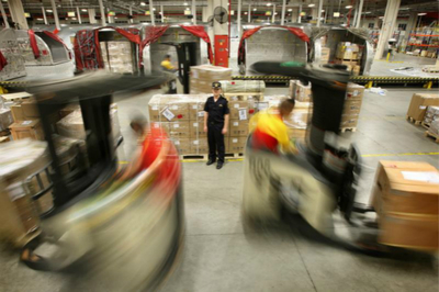 雙十一海淘下單次日就到貨!海關(guān)開足馬力保障跨境電商24小時(shí)通關(guān)